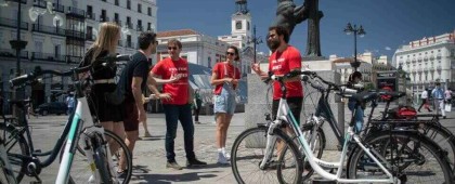 Madrid: Highlights Bike Tour with Optional E-Bike or Tapas