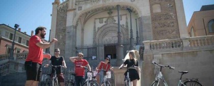 Madrid: Highlights Bike Tour with Optional E-Bike or Tapas